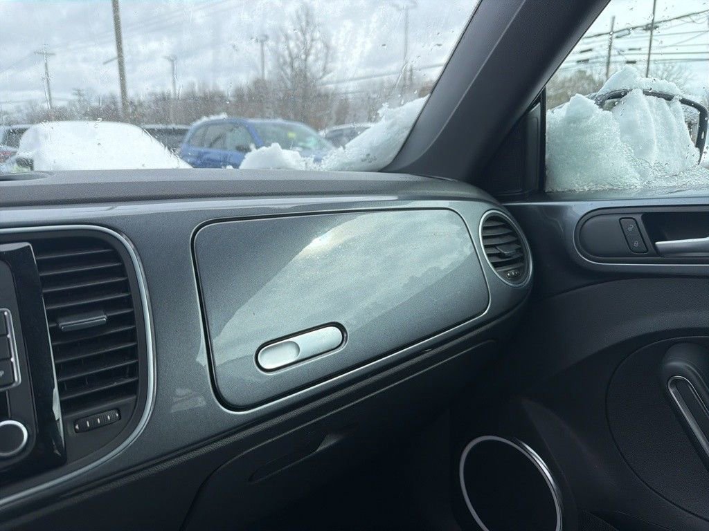 Used 2012 Volkswagen Beetle 2.5 image 11