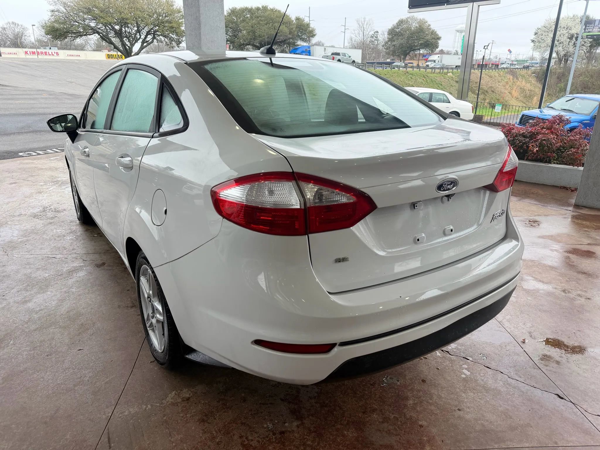 Used 2018 Ford Fiesta SE image 4