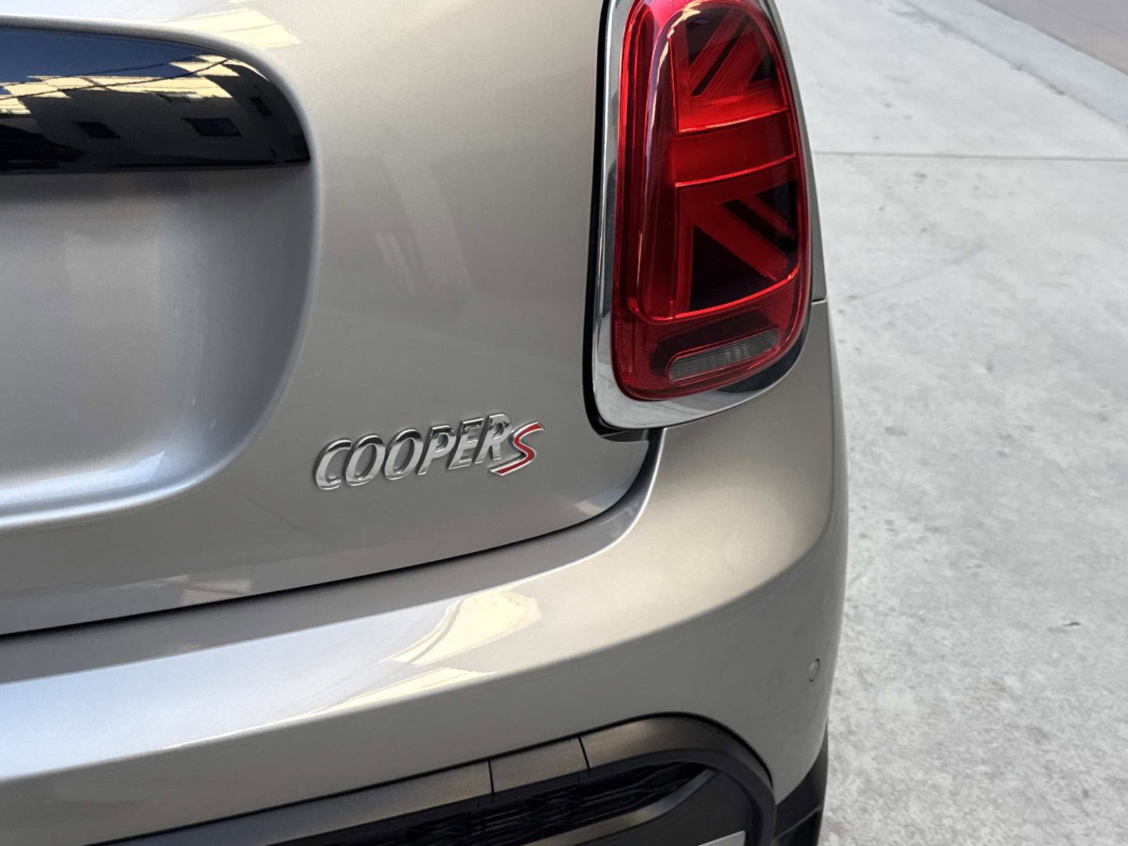 Certified 2024 MINI Cooper S image 6