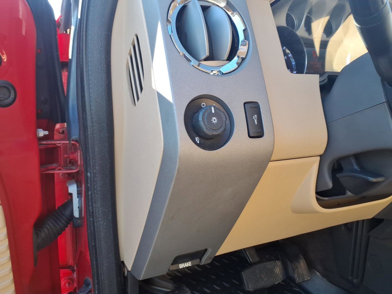 Used 2012 Ford F250 Lariat w/ Chrome Pkg image 8