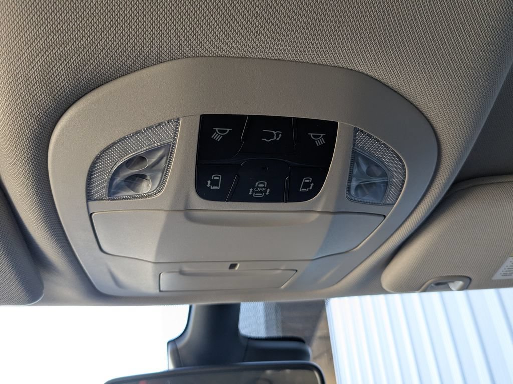 Used 2023 Chrysler Pacifica Touring-L FWD image 25