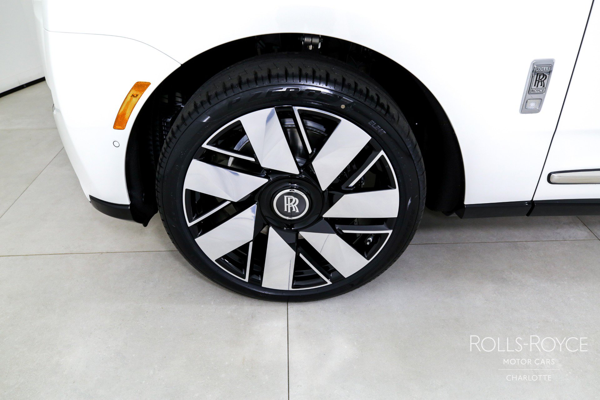 Certified 2025 Rolls-Royce Cullinan image 39