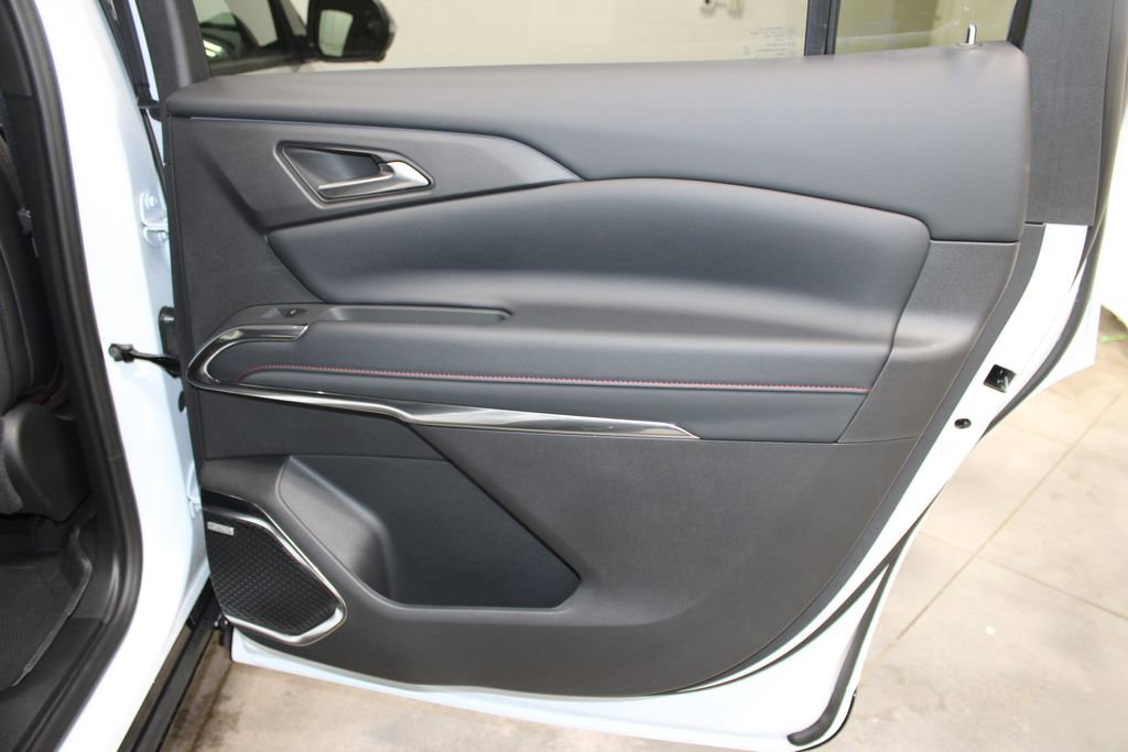 New 2026 Chevrolet Traverse RS w/ LPO, Floor Liner Package FWD image 33