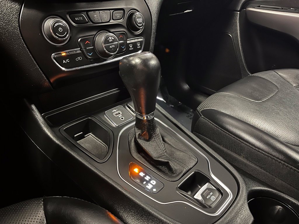 Used 2022 Jeep Cherokee Latitude Lux FWD image 11