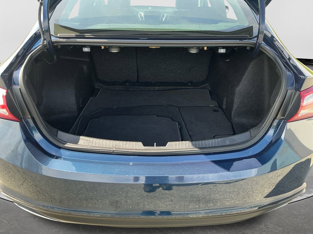 Used 2022 Chevrolet Malibu Premier image 17