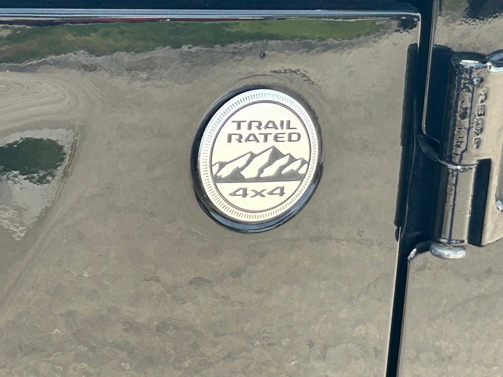 Used 2019 Jeep Wrangler Unlimited Sahara AWD/4WD image 16