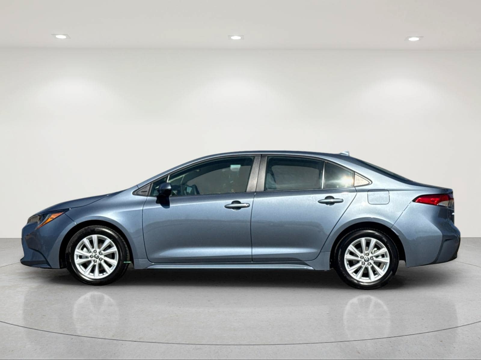Used 2026 Toyota Corolla LE w/ LE Premium Package FWD image 3