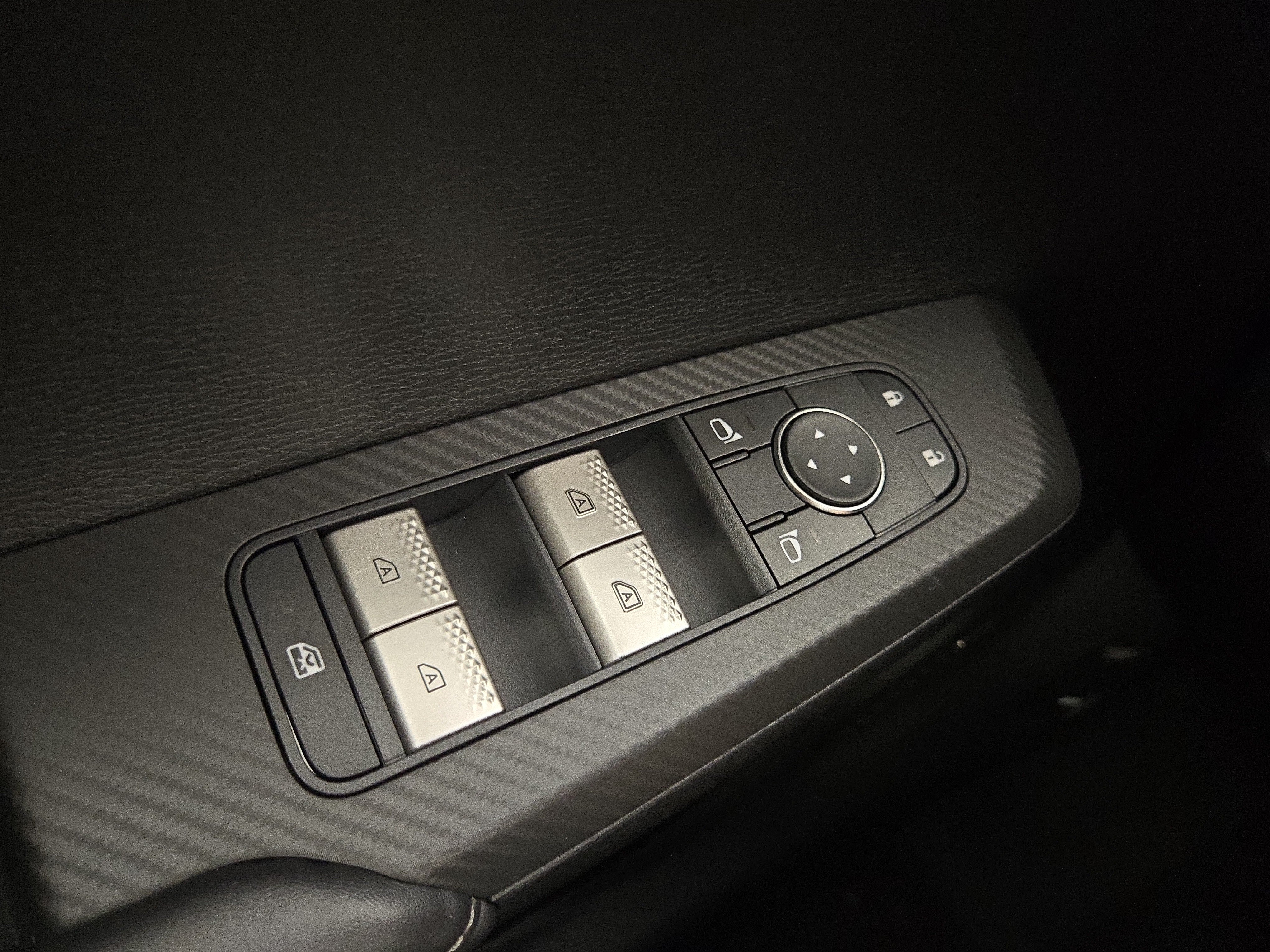 New 2026 Mitsubishi Outlander LE AWD/4WD image 30
