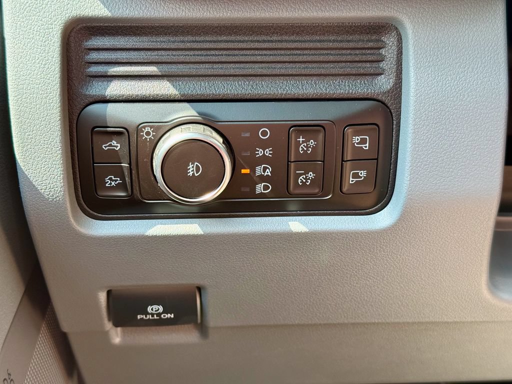 New 2026 Ford F250 XLT w/ XLT Premium Package AWD/4WD image 26