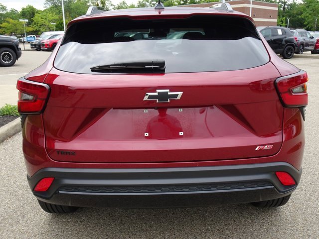 Certified 2024 Chevrolet Trax RS w/ Driver Confidence Package image 4