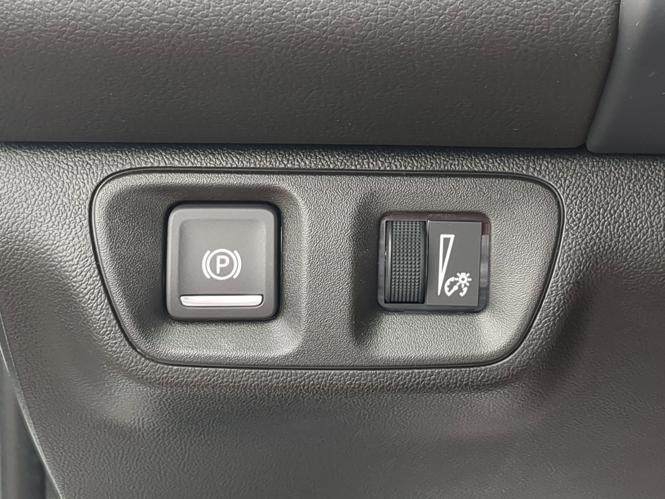 Used 2023 GMC Acadia SLT w/ Preferred Package FWD image 16
