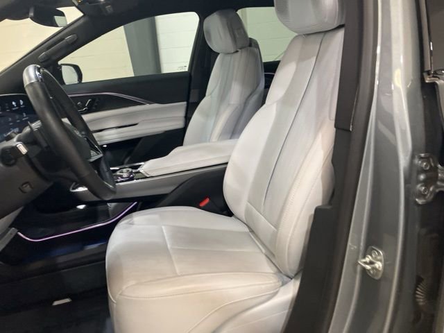 Used 2024 Cadillac Lyriq Sport image 11