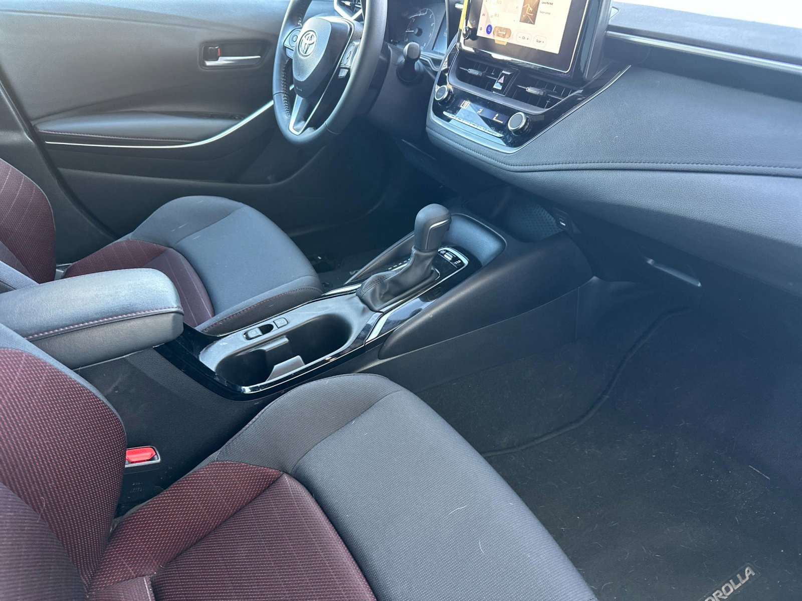 Used 2025 Toyota Corolla SE image 14