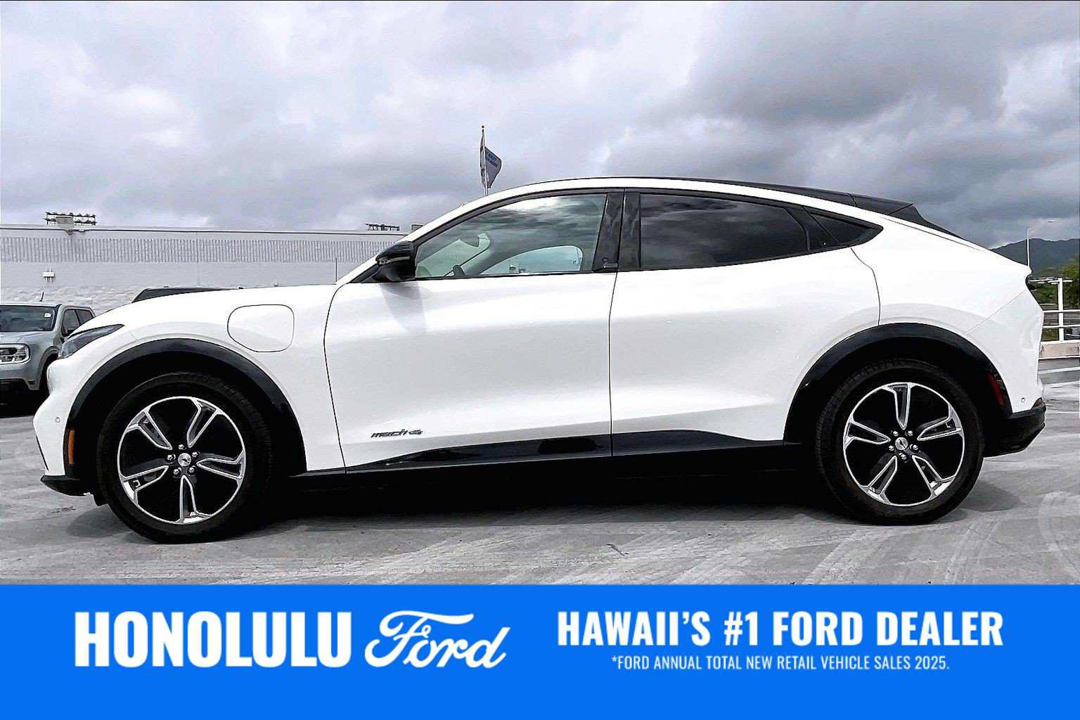 Certified 2023 Ford Mustang Mach-E Premium AWD/4WD image 3