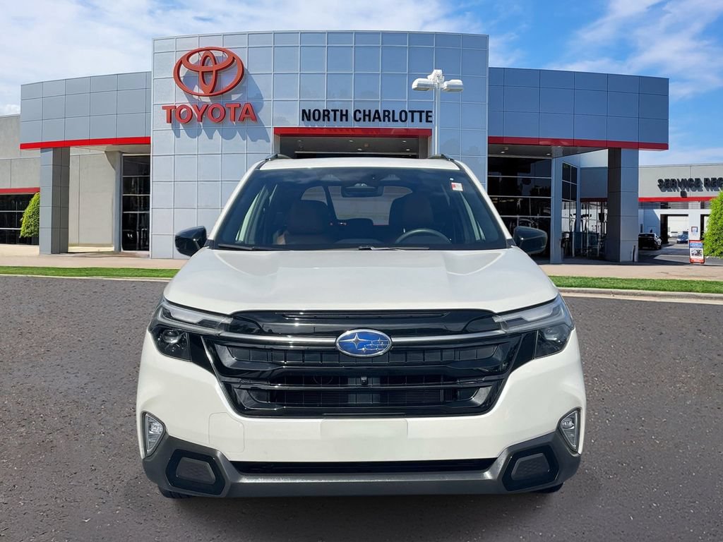 Used 2025 Subaru Forester Touring w/ Popular Package - Touring AWD/4WD image 3