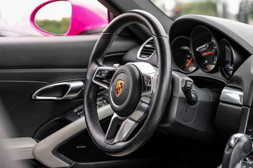 Used 2022 Porsche 718 Cayman RWD image 15