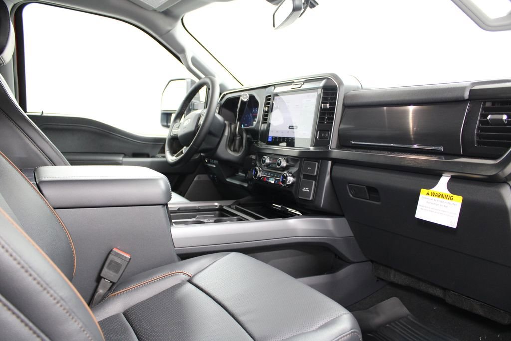 New 2026 Ford F250 Lariat w/ Black Appearance Package image 30