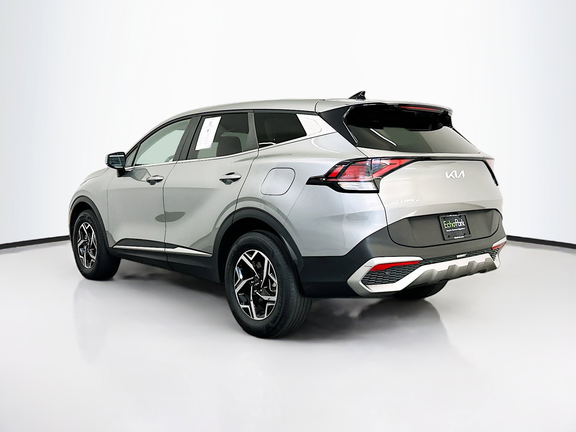 Used 2025 Kia Sportage LX image 5