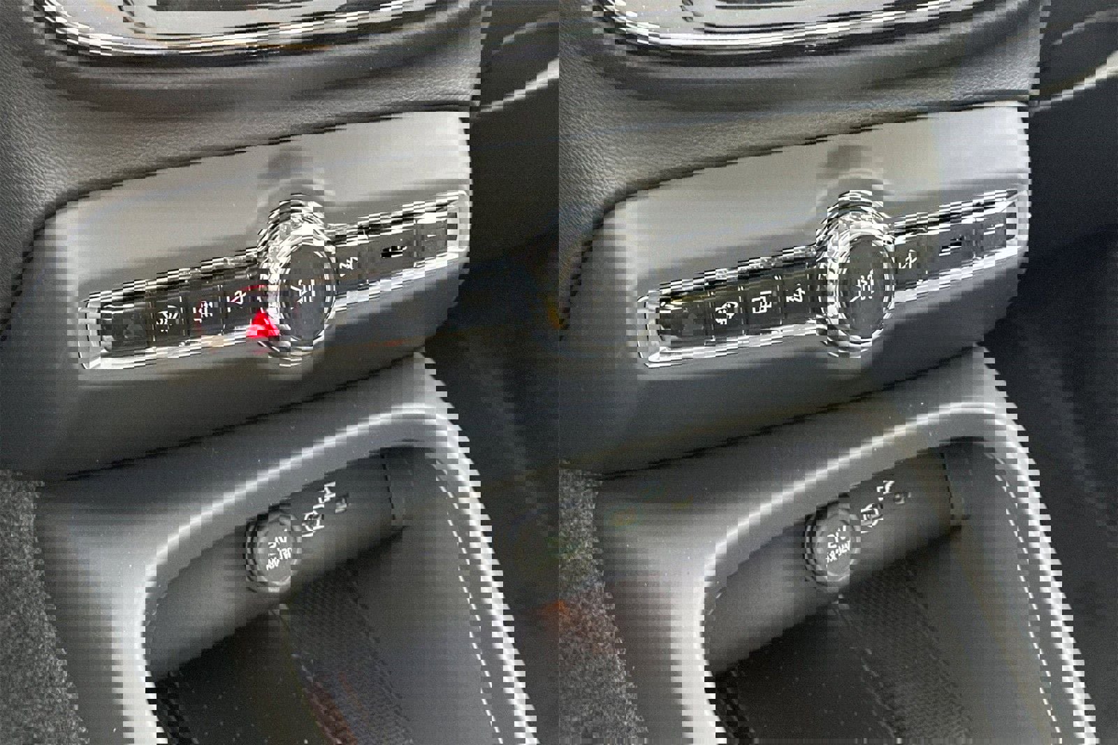 Certified 2025 Volvo XC40 B5 Core w/ Protection Package Premier image 19