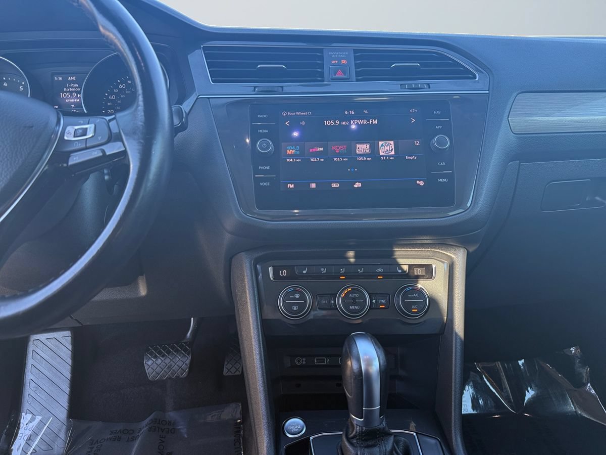 Used 2018 Volkswagen Tiguan SEL FWD image 13