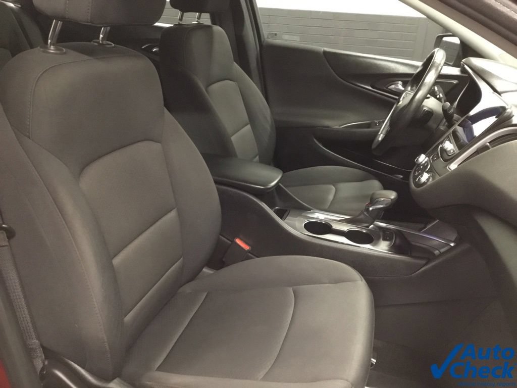 Used 2021 Chevrolet Malibu RS FWD image 35