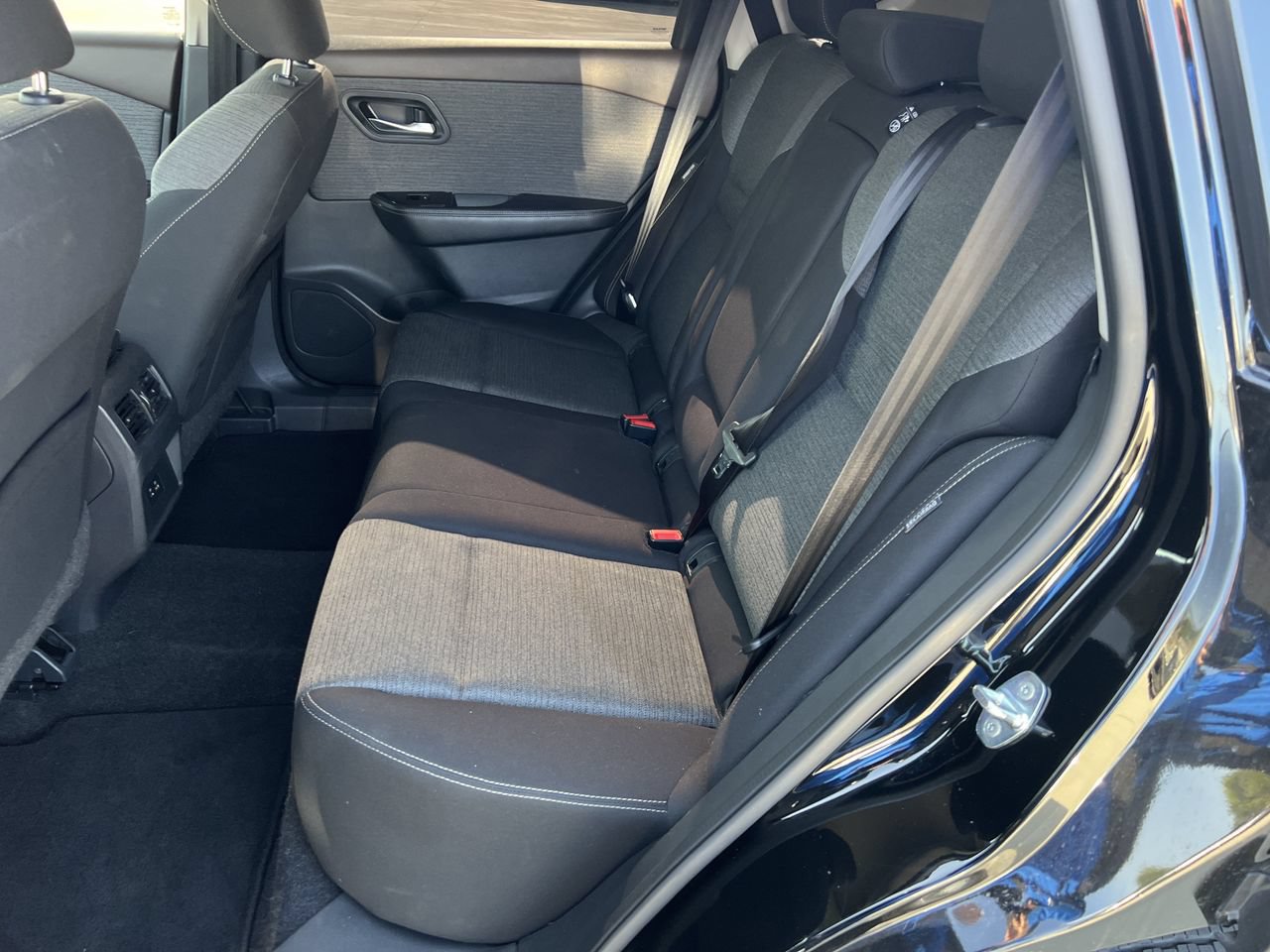 Used 2022 Nissan Rogue SV FWD image 10