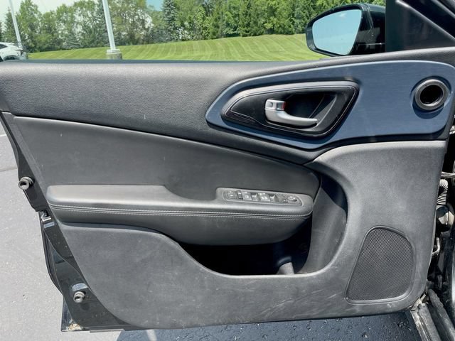 Used 2016 Chrysler 200 S AWD/4WD image 12