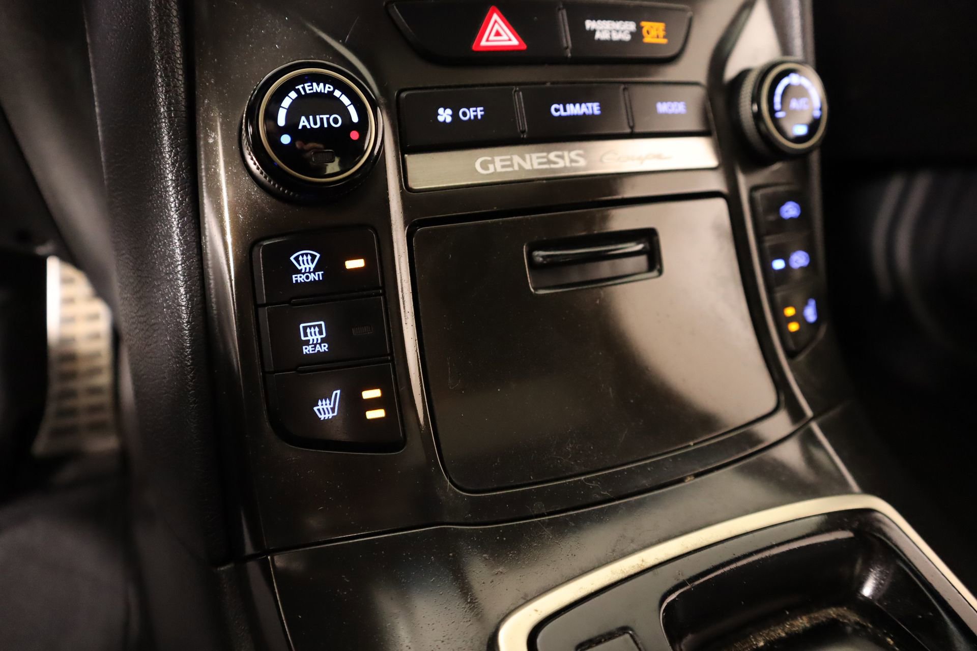 Used 2013 Hyundai Genesis 3.8 image 7