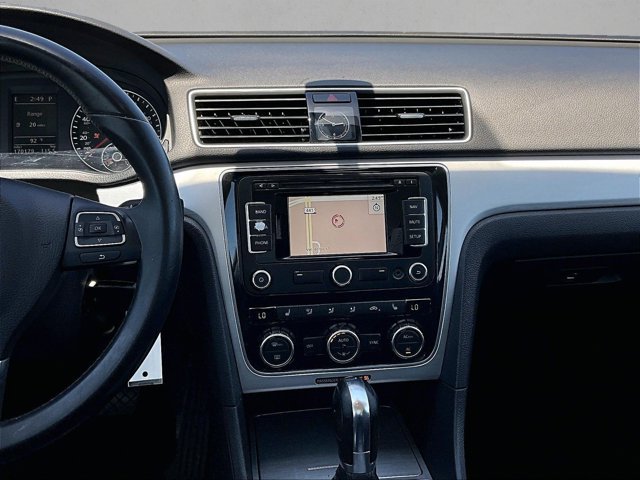 Used 2012 Volkswagen Passat 2.5 SE FWD image 8