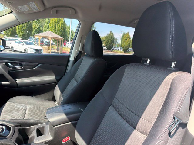 Used 2017 Nissan Rogue S w/ S Appearance Package AWD/4WD image 13