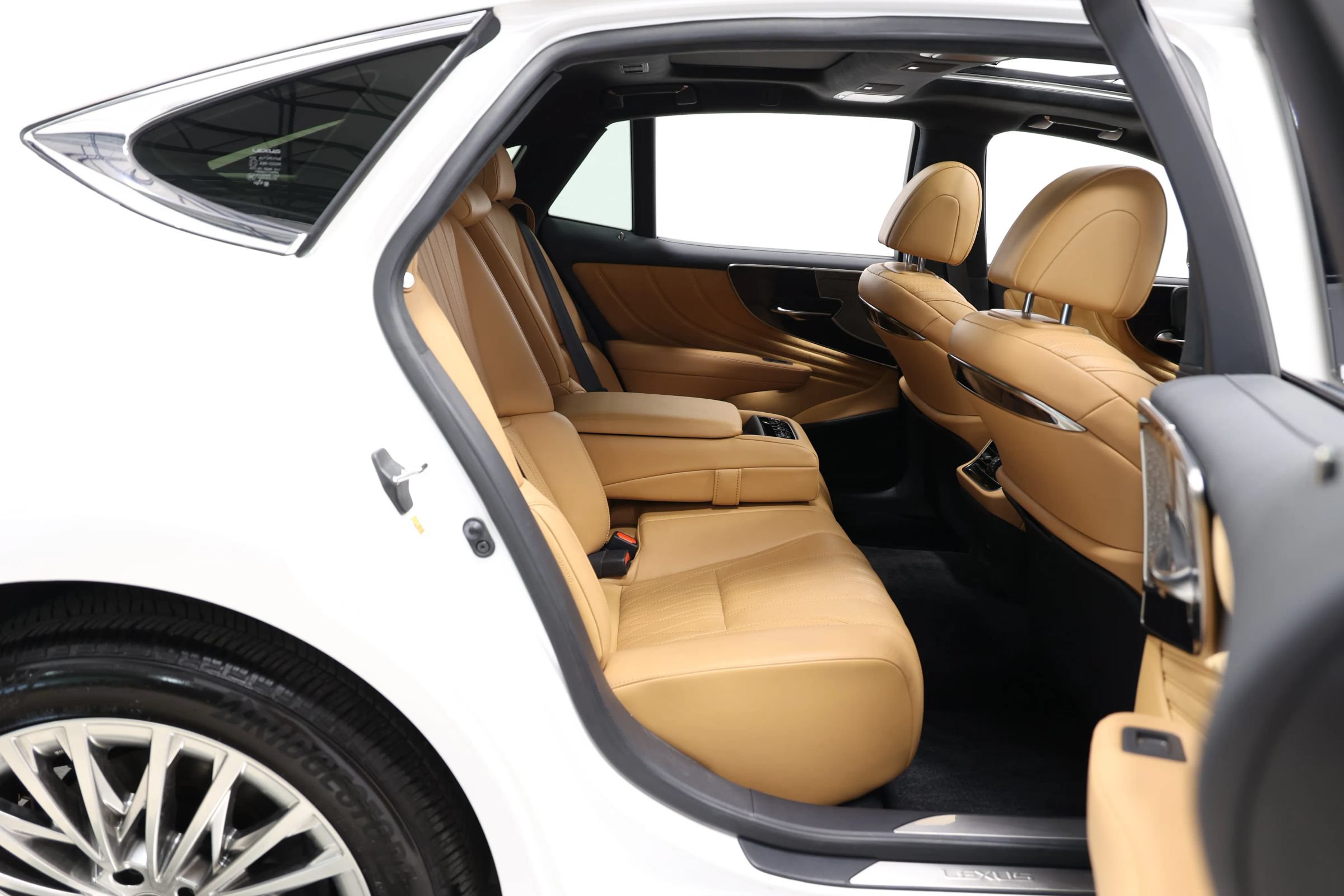Used 2024 Lexus LS 500 w/ Interior Upgrade Package RWD image 80