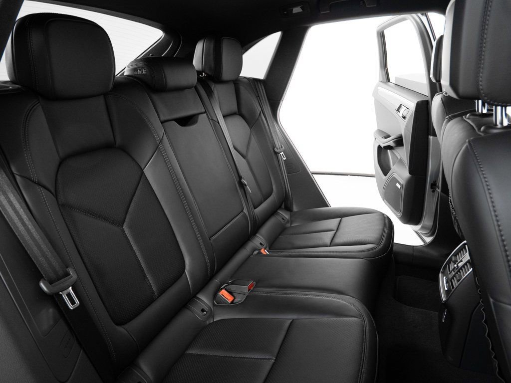 New 2026 Porsche Macan image 23