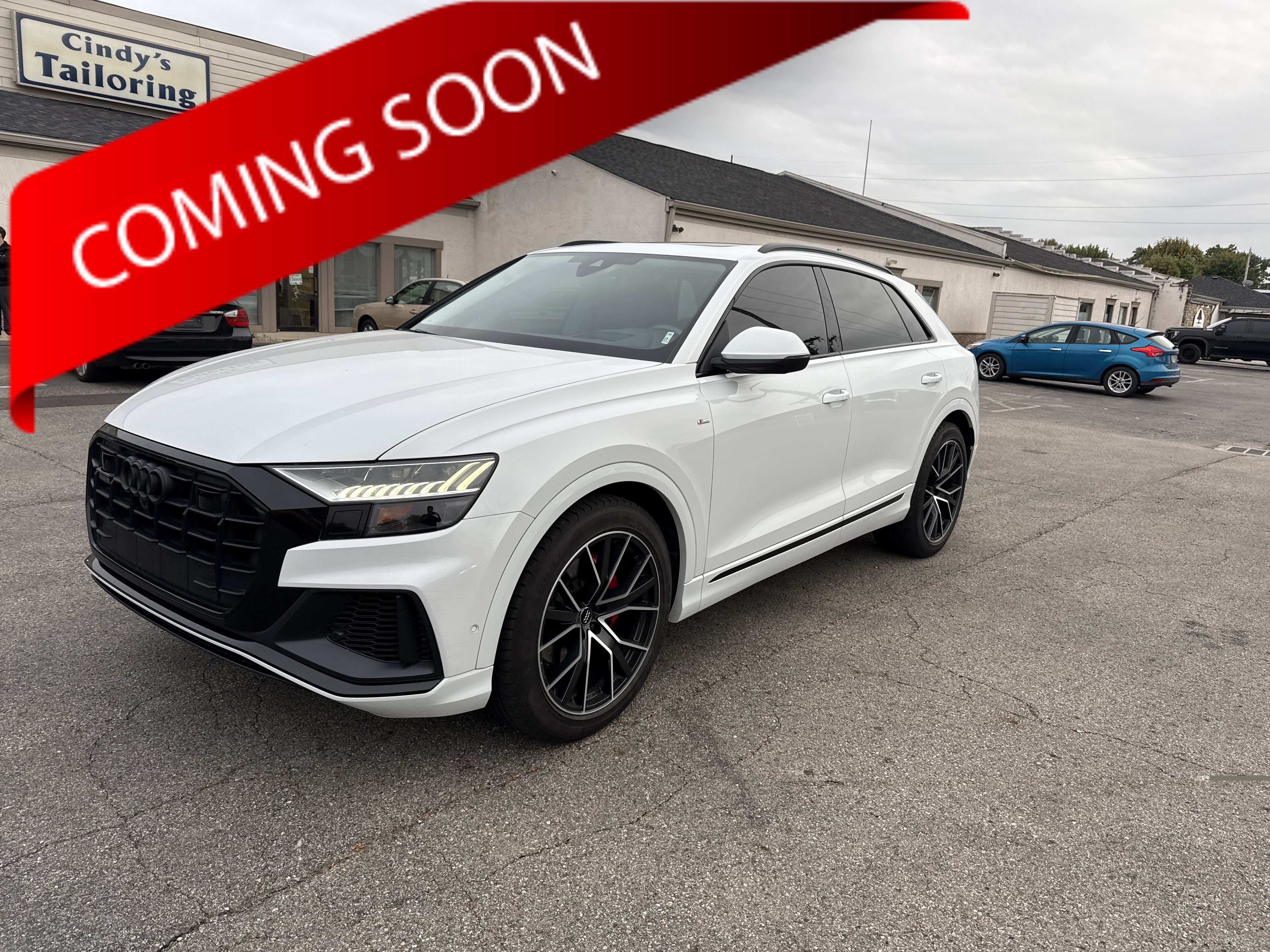 Used 2019 Audi Q8 Prestige w/ Luxury Package AWD/4WD image 1