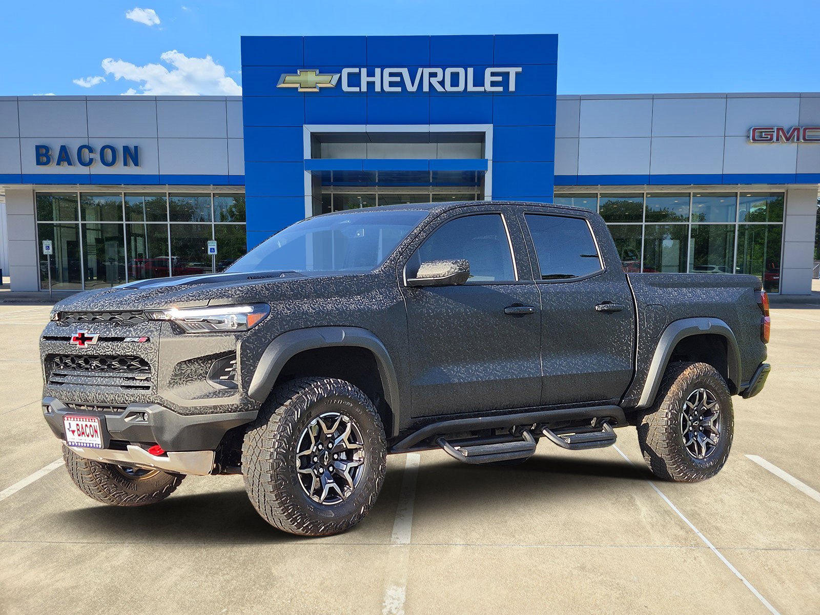 Used 2026 Chevrolet Colorado ZR2 w/ Technology Package AWD/4WD image 1