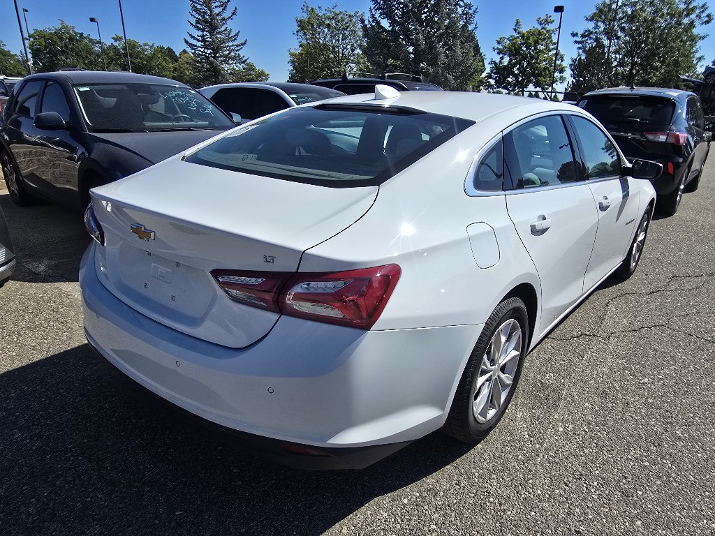 Used 2022 Chevrolet Malibu LT FWD image 17