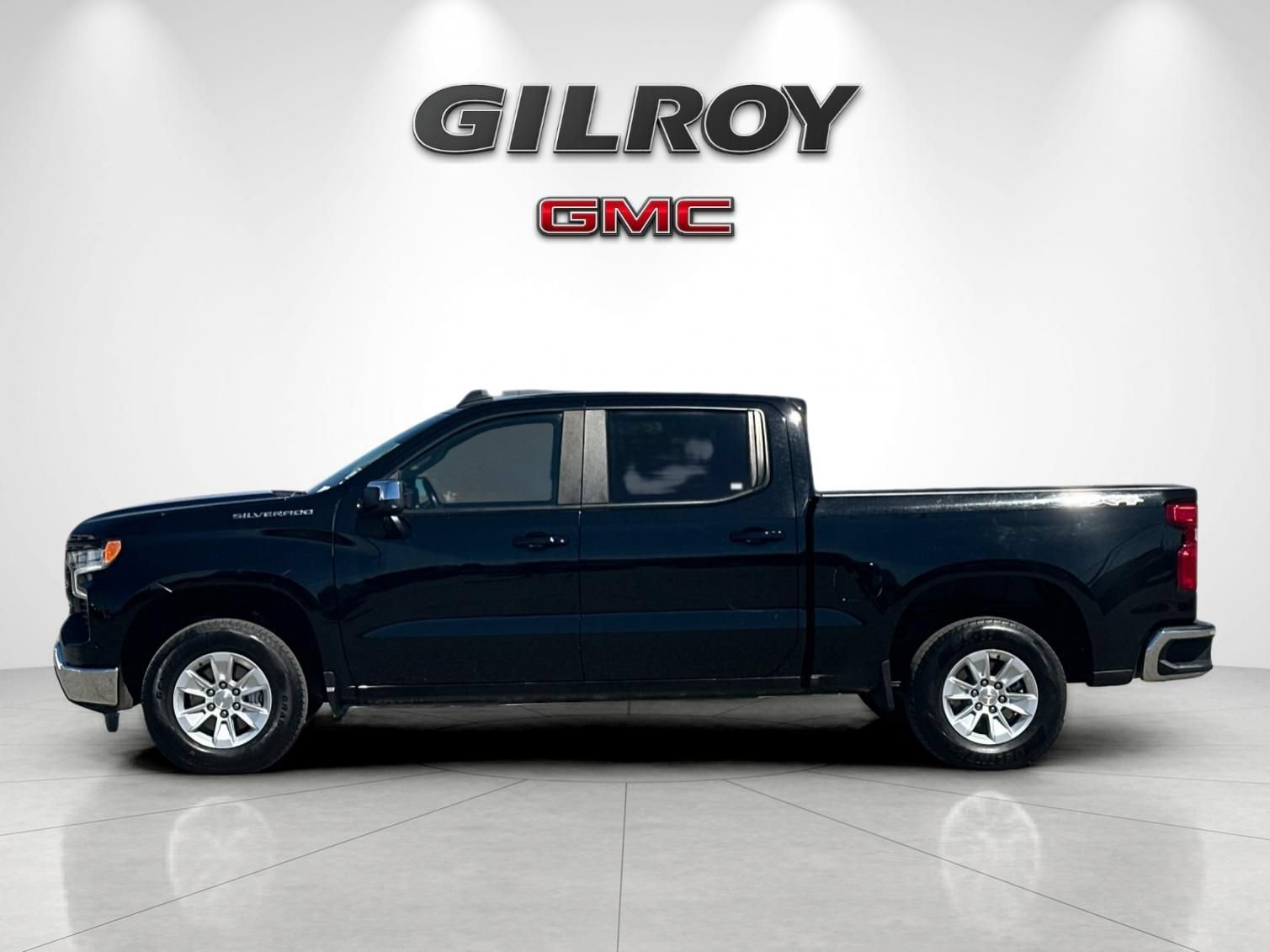 Used 2025 Chevrolet Silverado 1500 LT AWD/4WD image 6