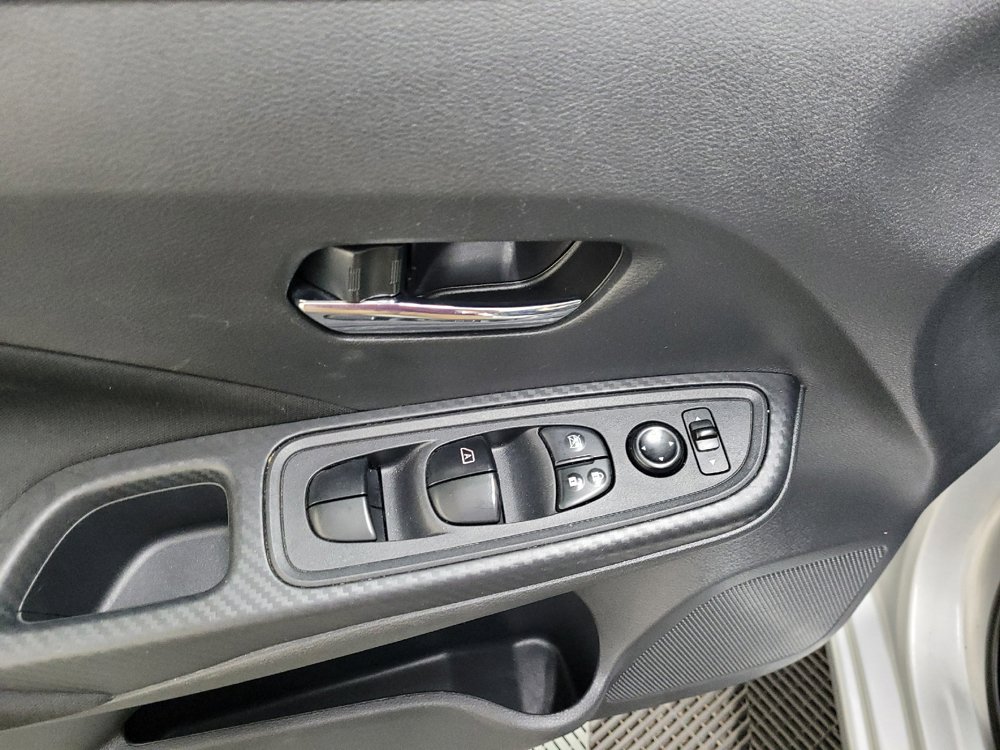Used 2022 Nissan Versa SV FWD image 27