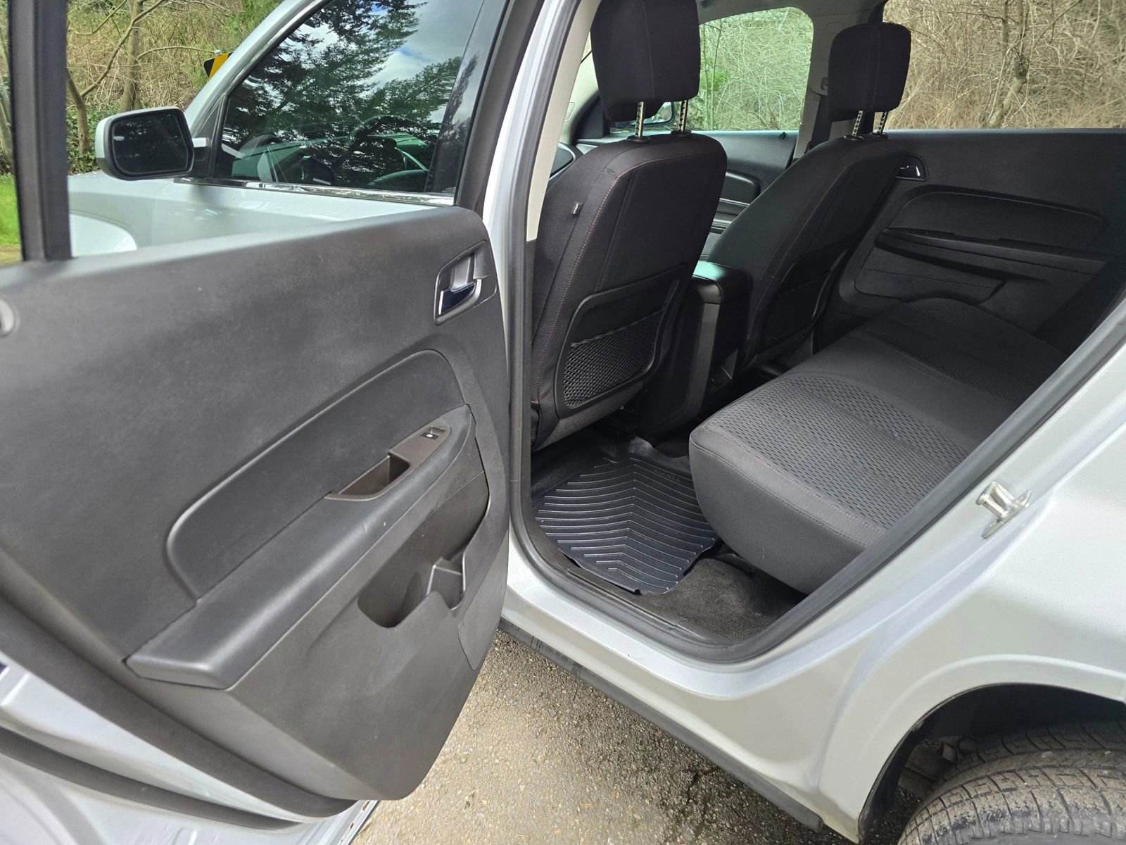 Used 2015 GMC Terrain SLE image 19