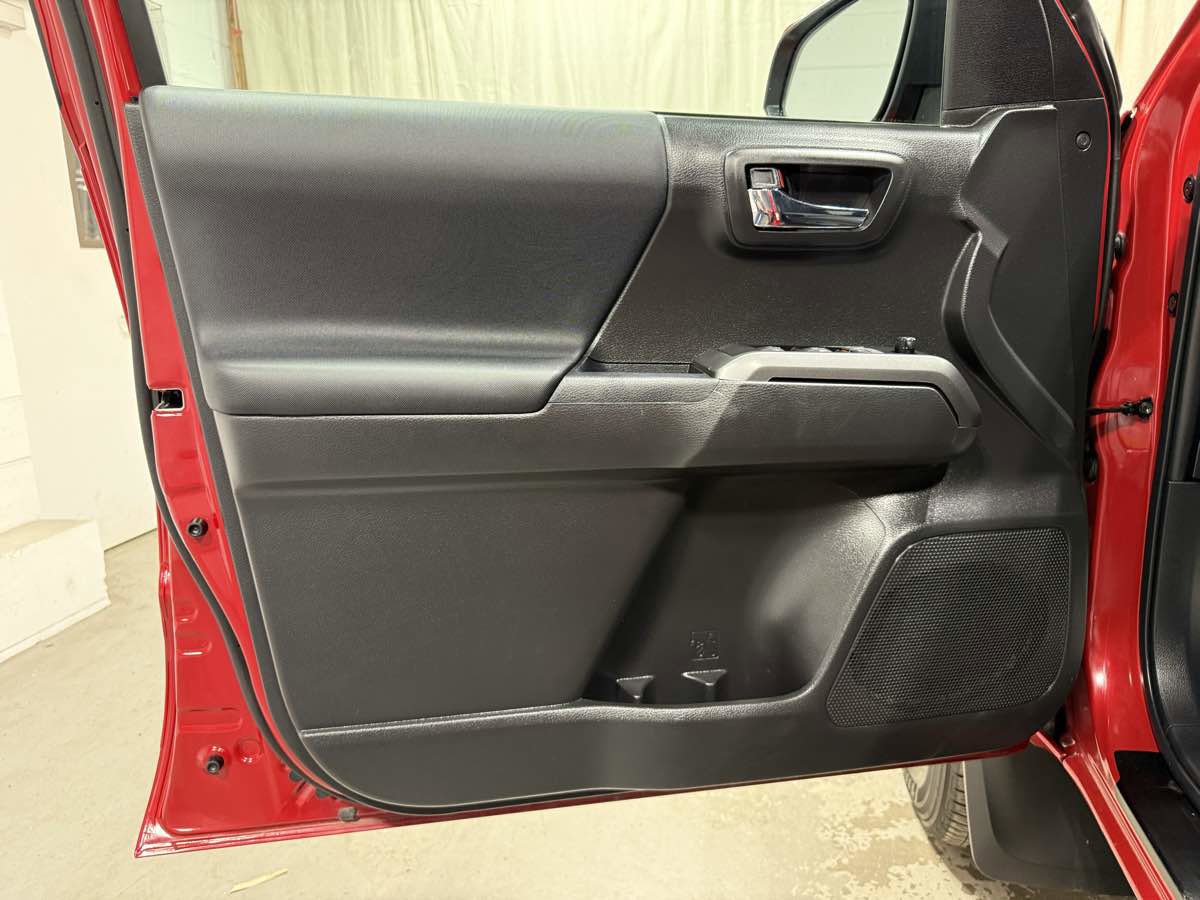 Used 2023 Toyota Tacoma TRD Sport image 8