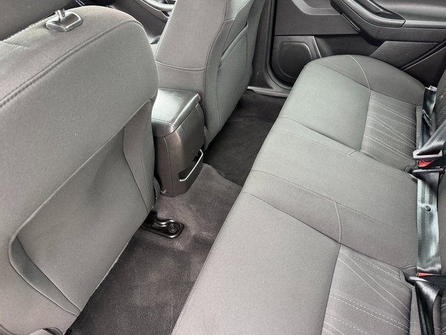 Used 2018 Ford Focus SE w/ SE Appearance Package image 17