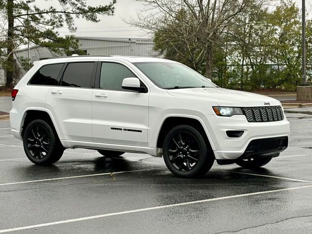 Used 2019 Jeep Grand Cherokee Altitude image 10