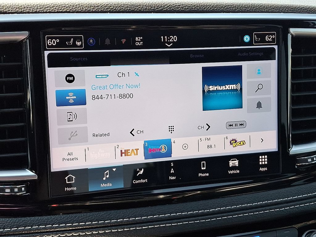 Used 2025 Chrysler Pacifica Limited FWD image 21