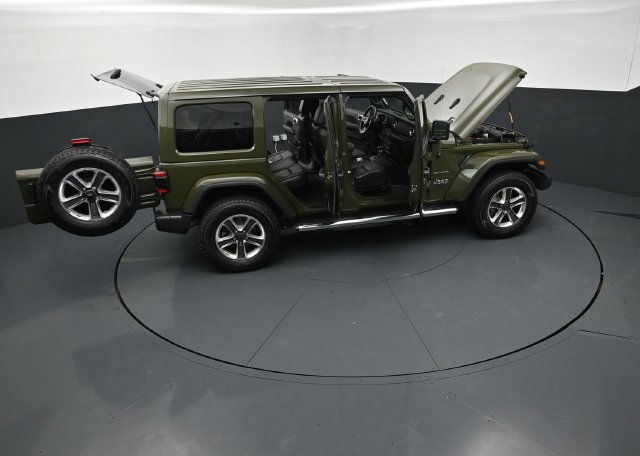 Used 2022 Jeep Wrangler Unlimited Sahara w/ LED Lighting Group AWD/4WD image 30