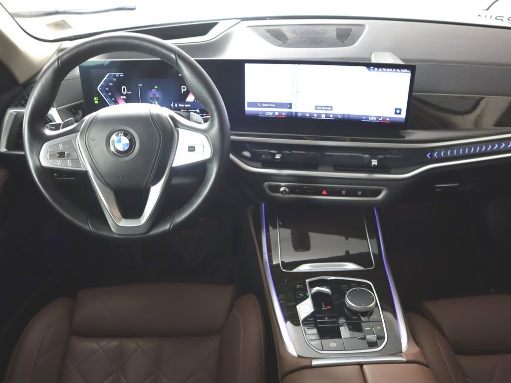 Used 2024 BMW X7 xDrive40i w/ Climate Comfort Package image 23