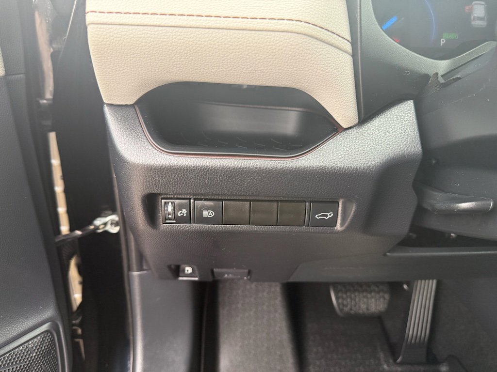 Used 2019 Toyota RAV4 Limited AWD/4WD image 11