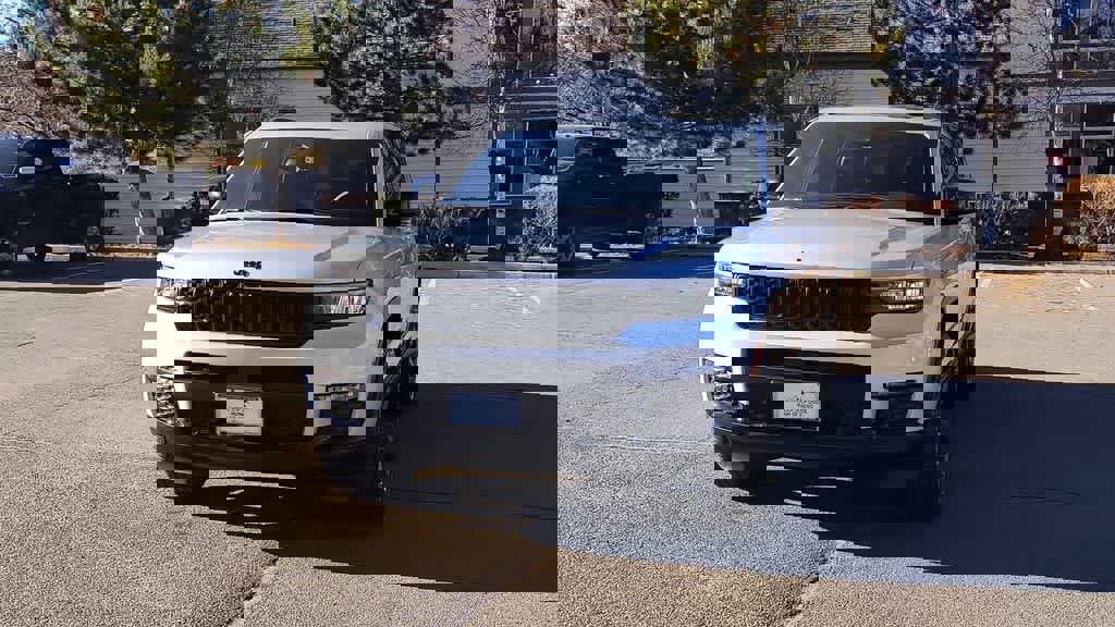 New 2025 Jeep Grand Cherokee L Limited w/ Luxury Tech Group II image 4