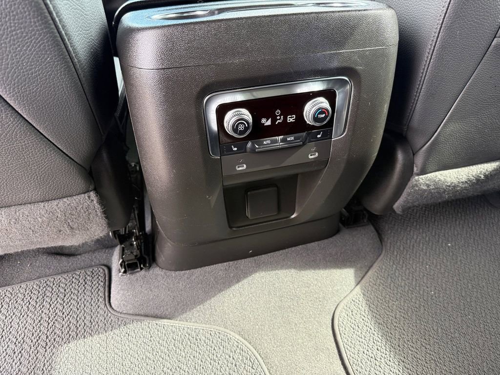 Used 2022 GMC Yukon Denali AWD/4WD image 15