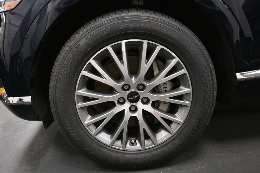 Used 2025 Genesis GV80 2.5T Standard AWD/4WD image 36
