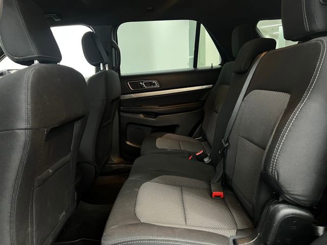 Used 2018 Ford Explorer XLT image 25