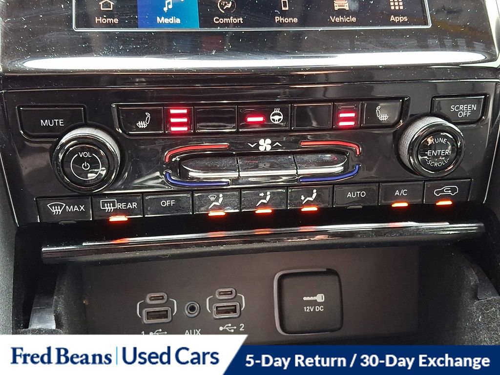 Used 2022 Jeep Grand Cherokee L Limited w/ Black Appearance Package image 17